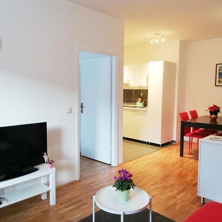 City Center Apartment Umag Exteriör bild