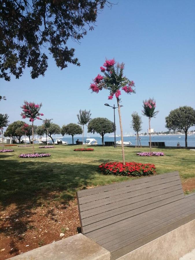 City Center Apartment Umag Exteriör bild
