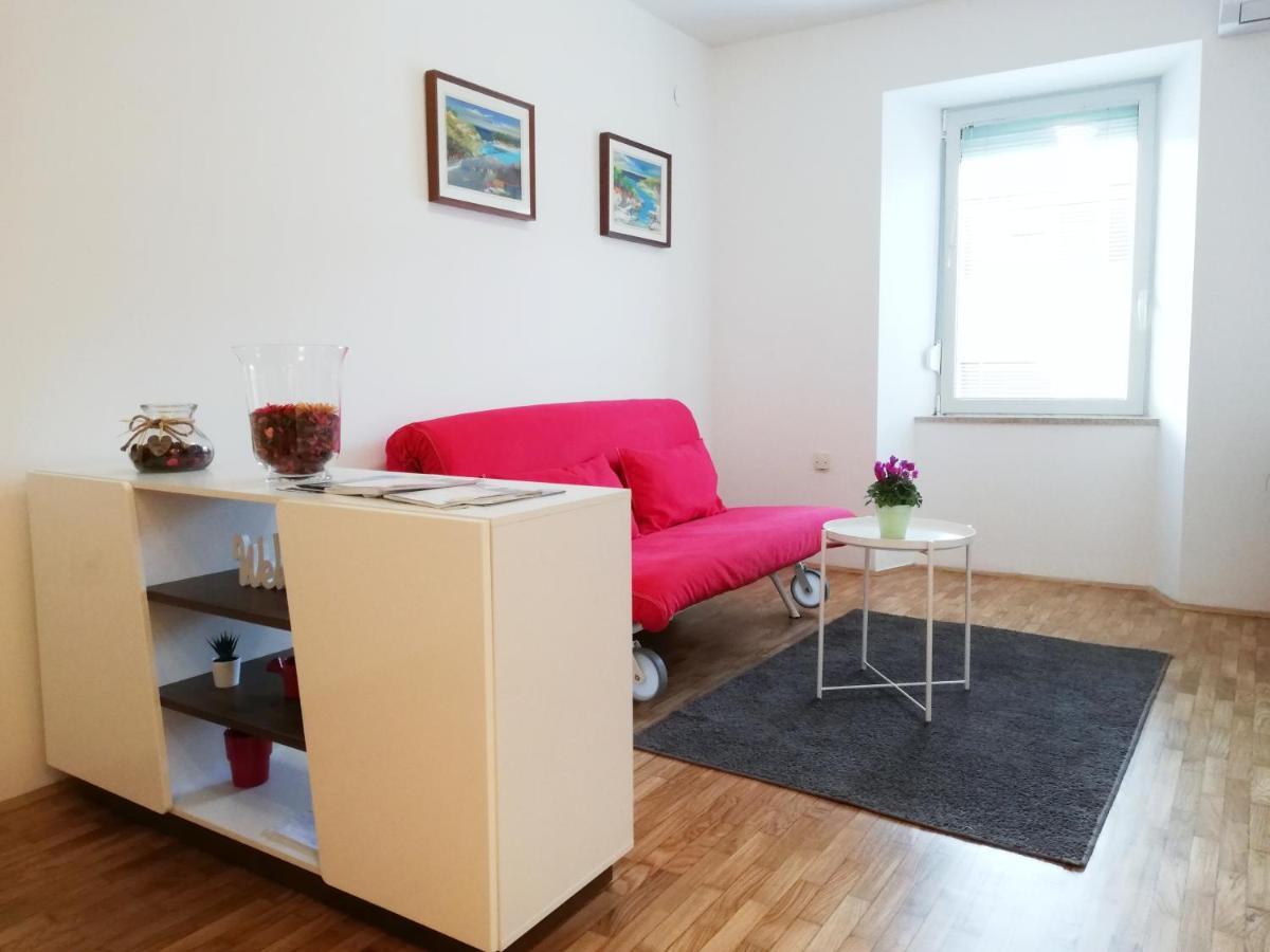 City Center Apartment Umag Exteriör bild