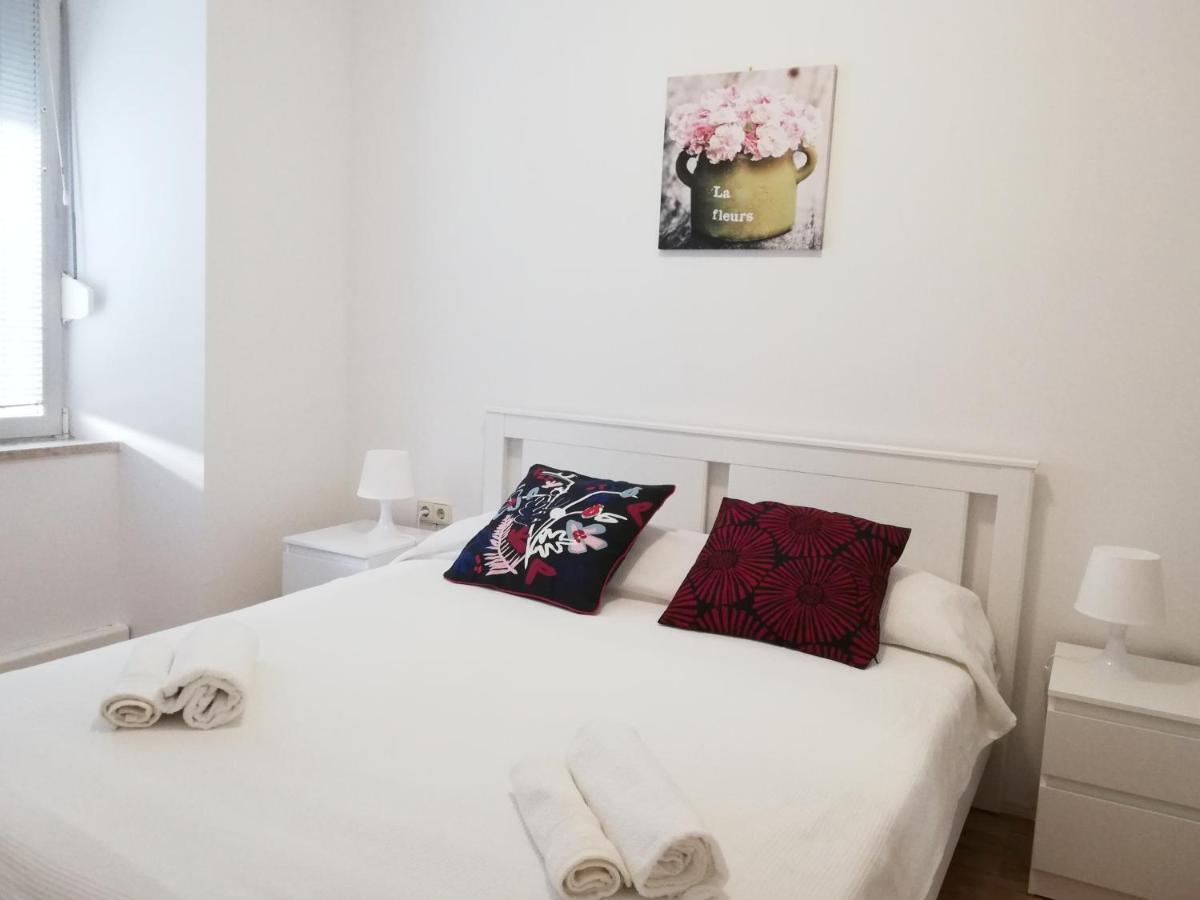 City Center Apartment Umag Exteriör bild